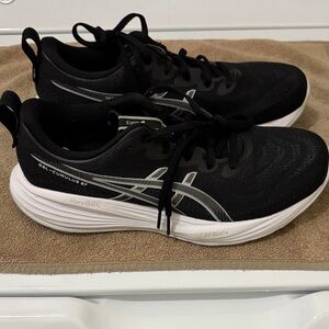 ASICS Women’s Gel Cumulus Black and White Athletic Shoes